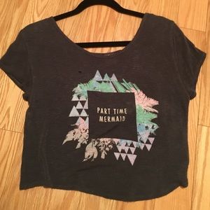 Cropped tee with open back