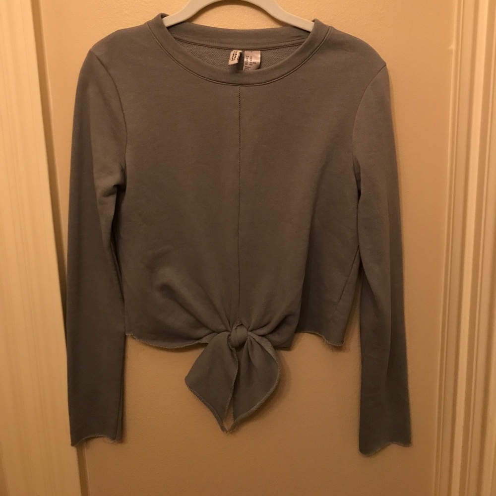 cropped bow top