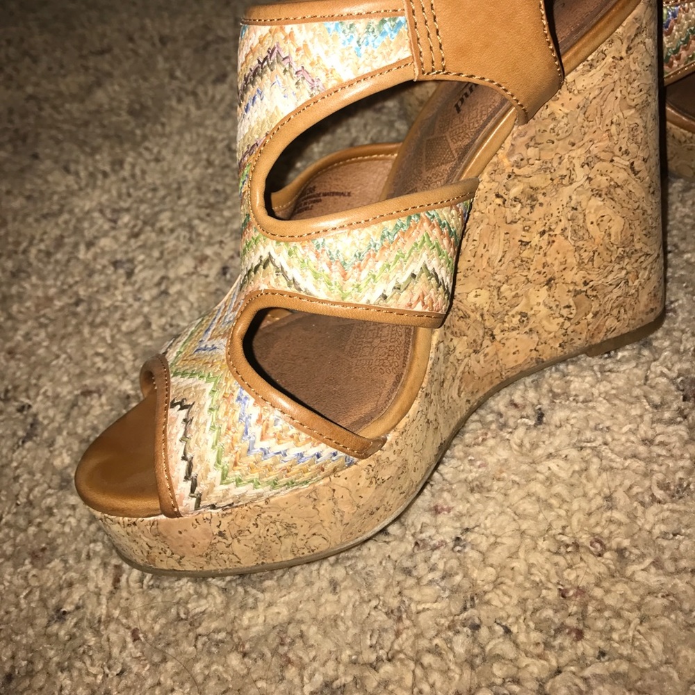 Lucky Brand Wedges - Picture 2 of 6