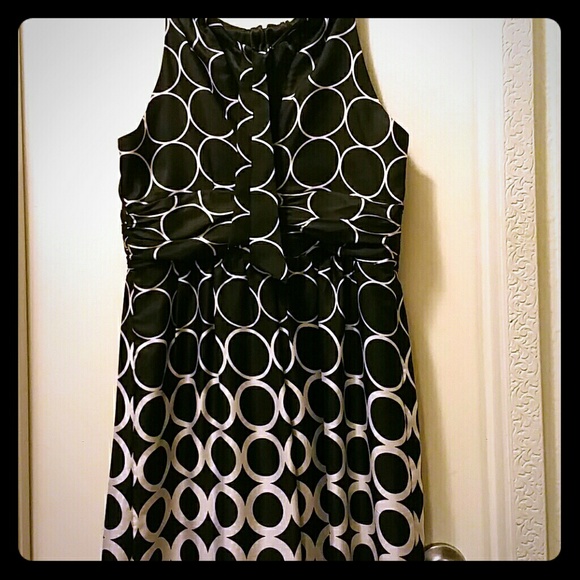 White House Black Market Halter Dress - Picture 3 of 4