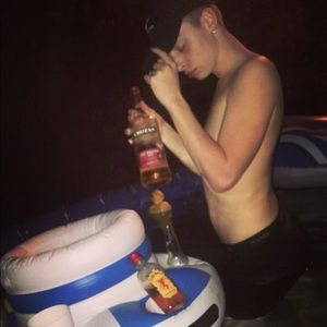 Meet your Posher, Cameron