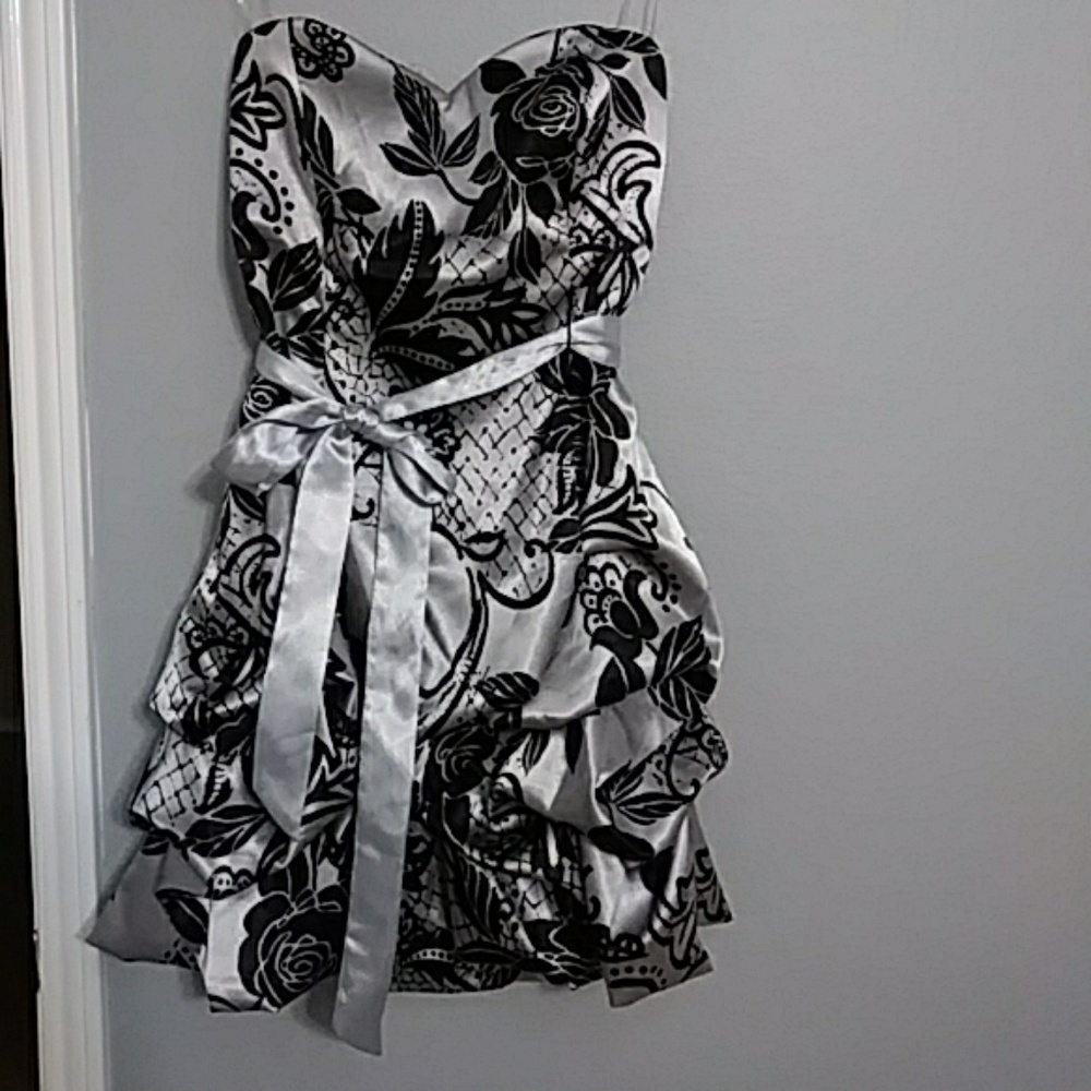 CUTE!!!! Short dress