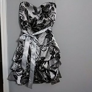 CUTE!!!! Short dress