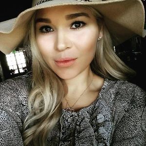 Meet your Posher, Karina