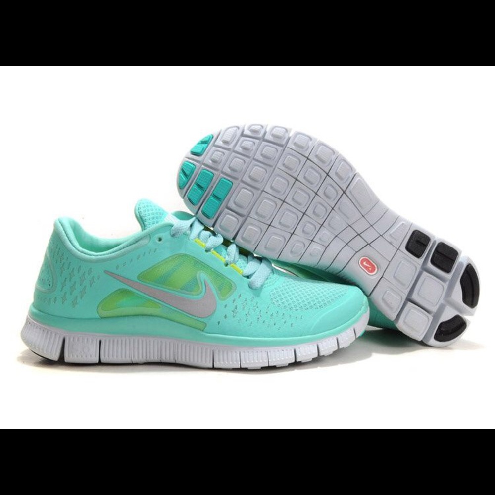 Rare Nike Free 5.0 V3 Mint Green running shoes!