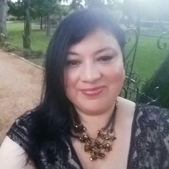 Meet your Posher, Begonia - Picture 2 of 3