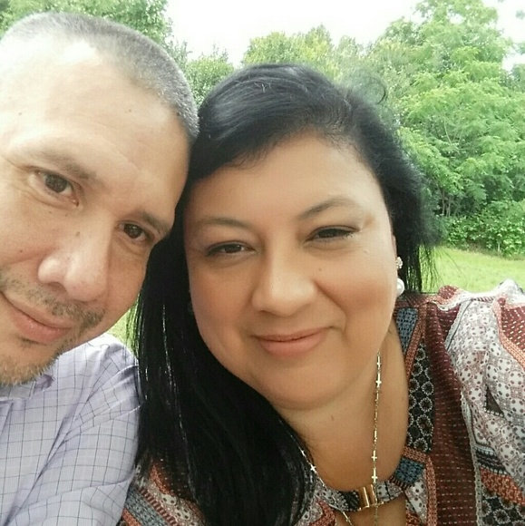 Meet your Posher, Begonia - Picture 3 of 3