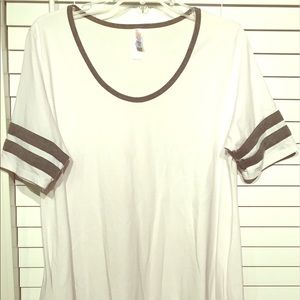 Lularoe Perfect Tee size large