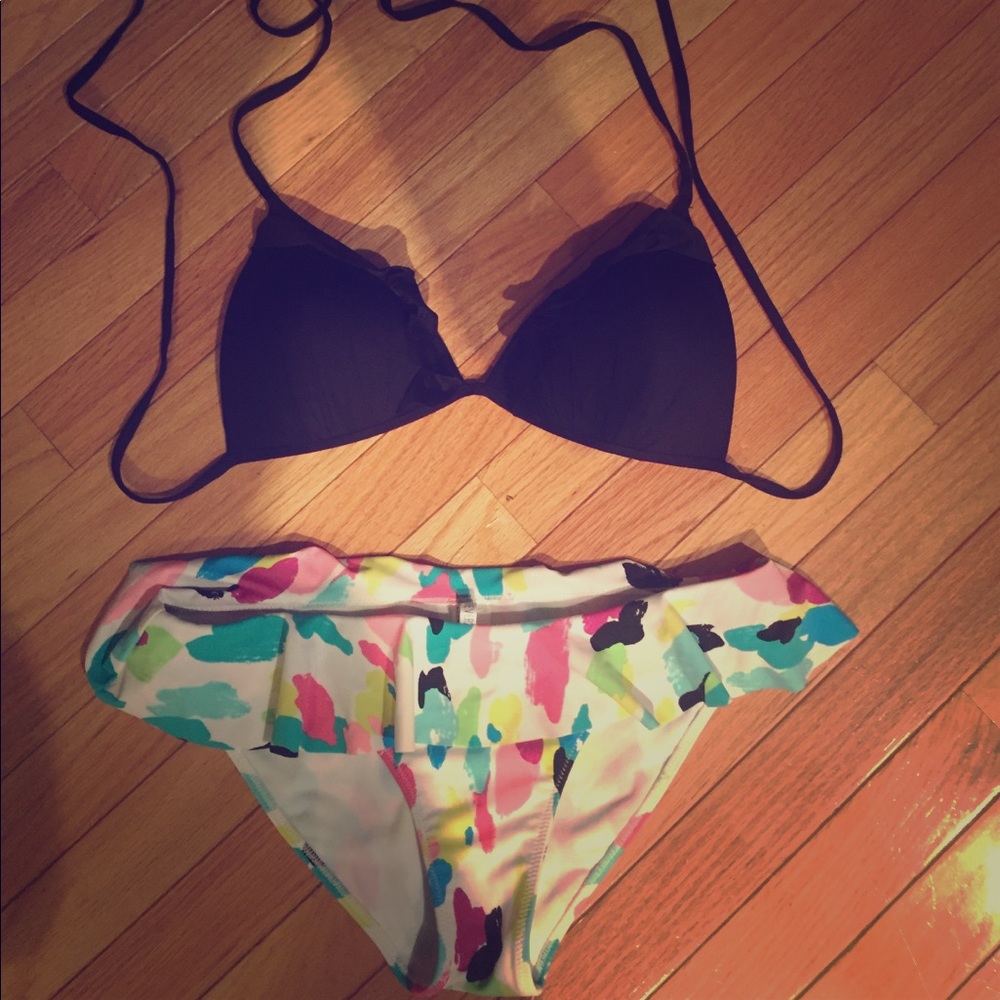 Ruffled bikini, NWOT