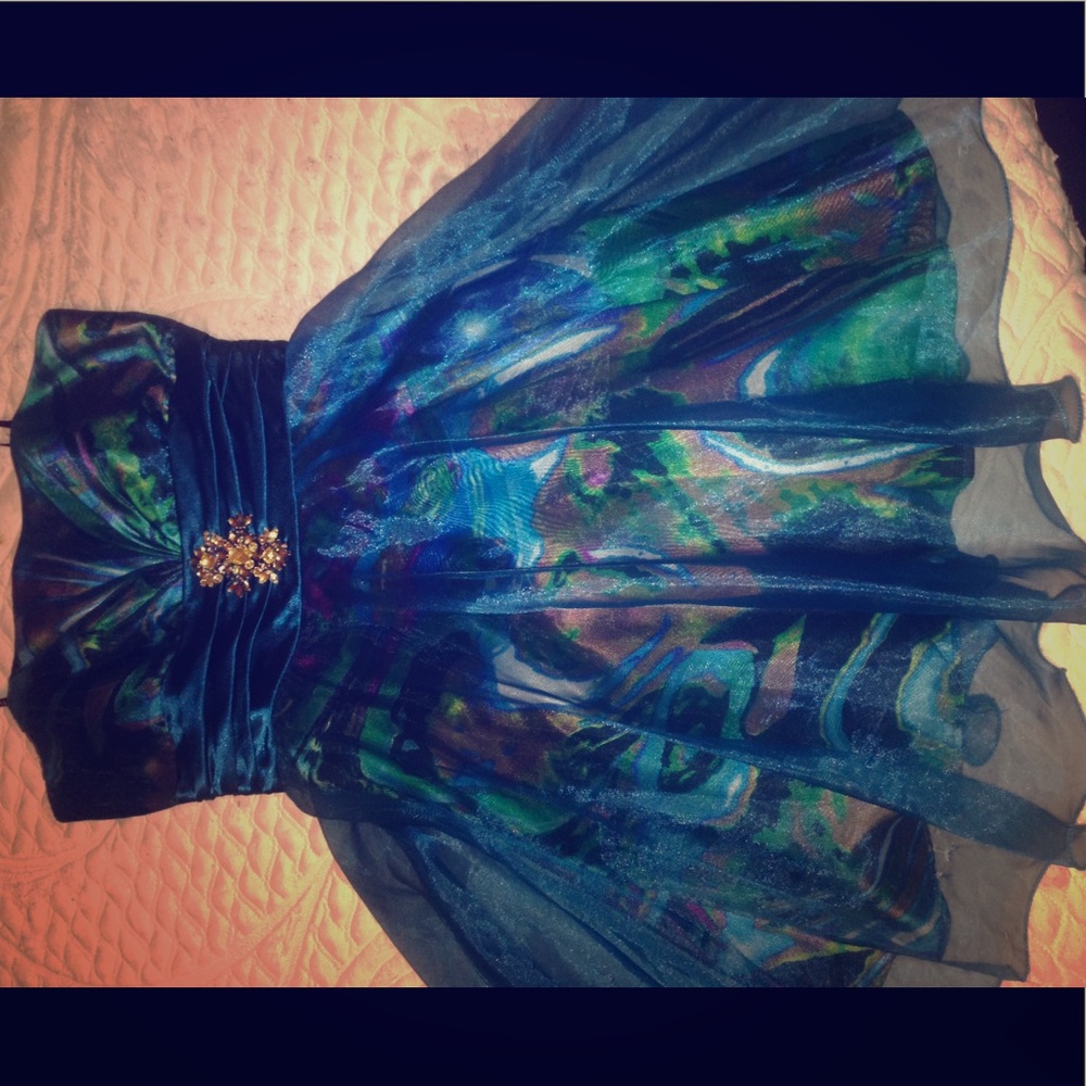 Short strapless turquoise dress
