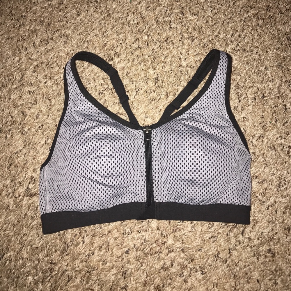 34B VS sports bra