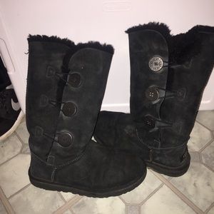 Triple bailey button