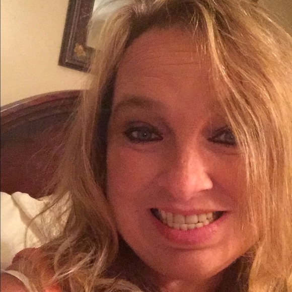 Meet your Posher, Tracy - Picture 1 of 1