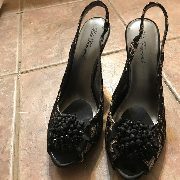 Lace Heels - Picture 1 of 2