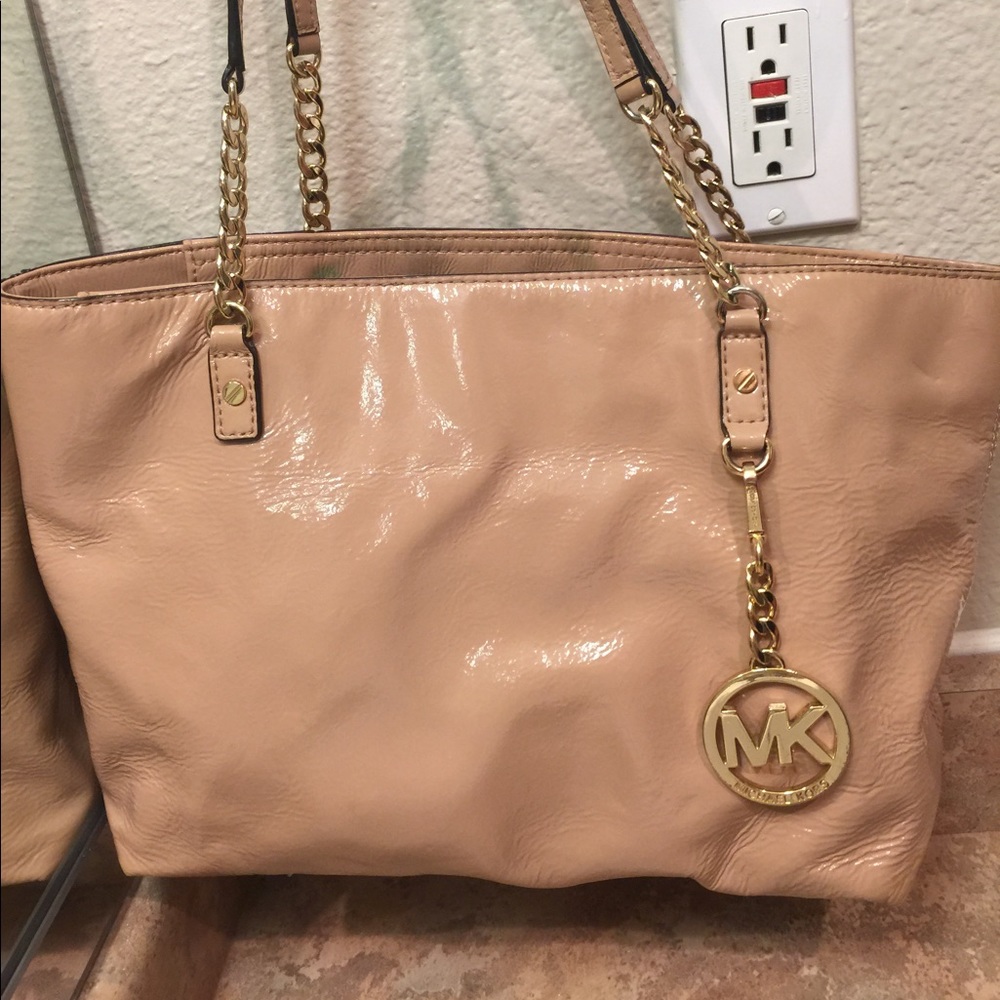 Micheal Kors purse