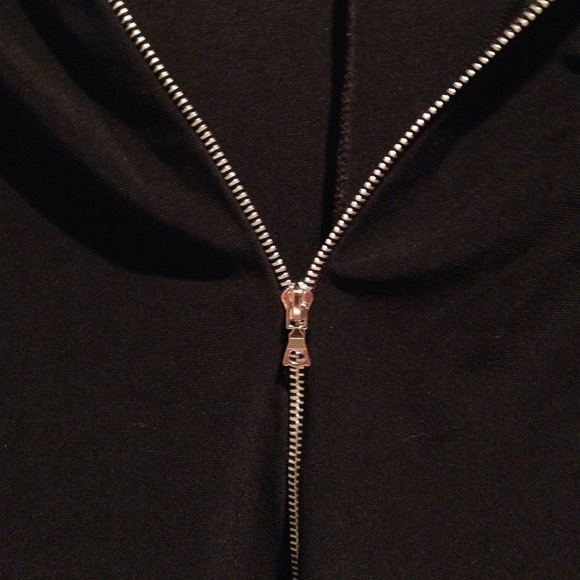 Black zipper top - Picture 2 of 2