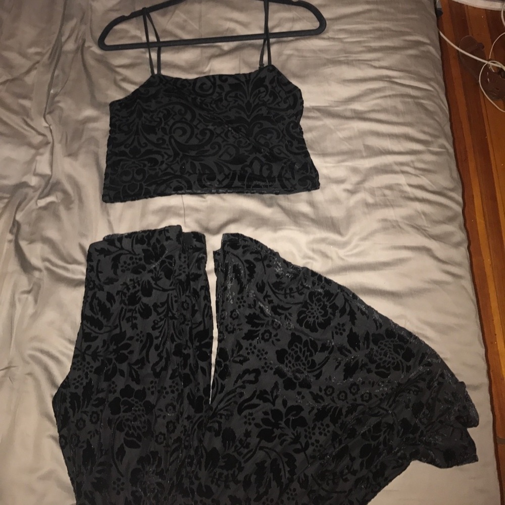 Black Lace 2pc Set - Crop top w Flare Bell Bottoms