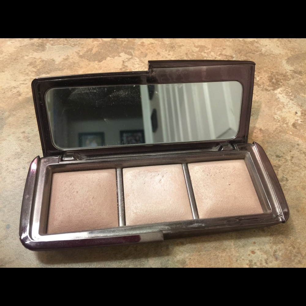 Hourglass highlighting pallet