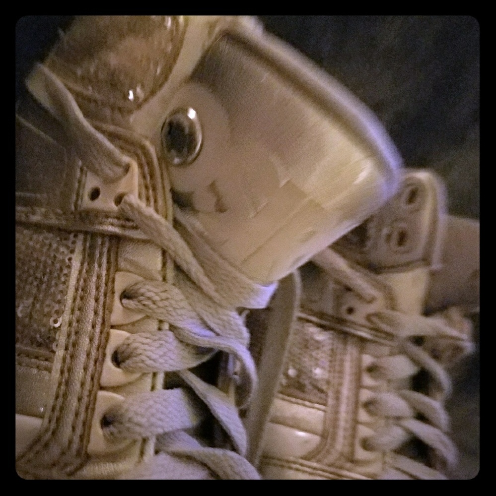 Shoes - Picture 3 of 4