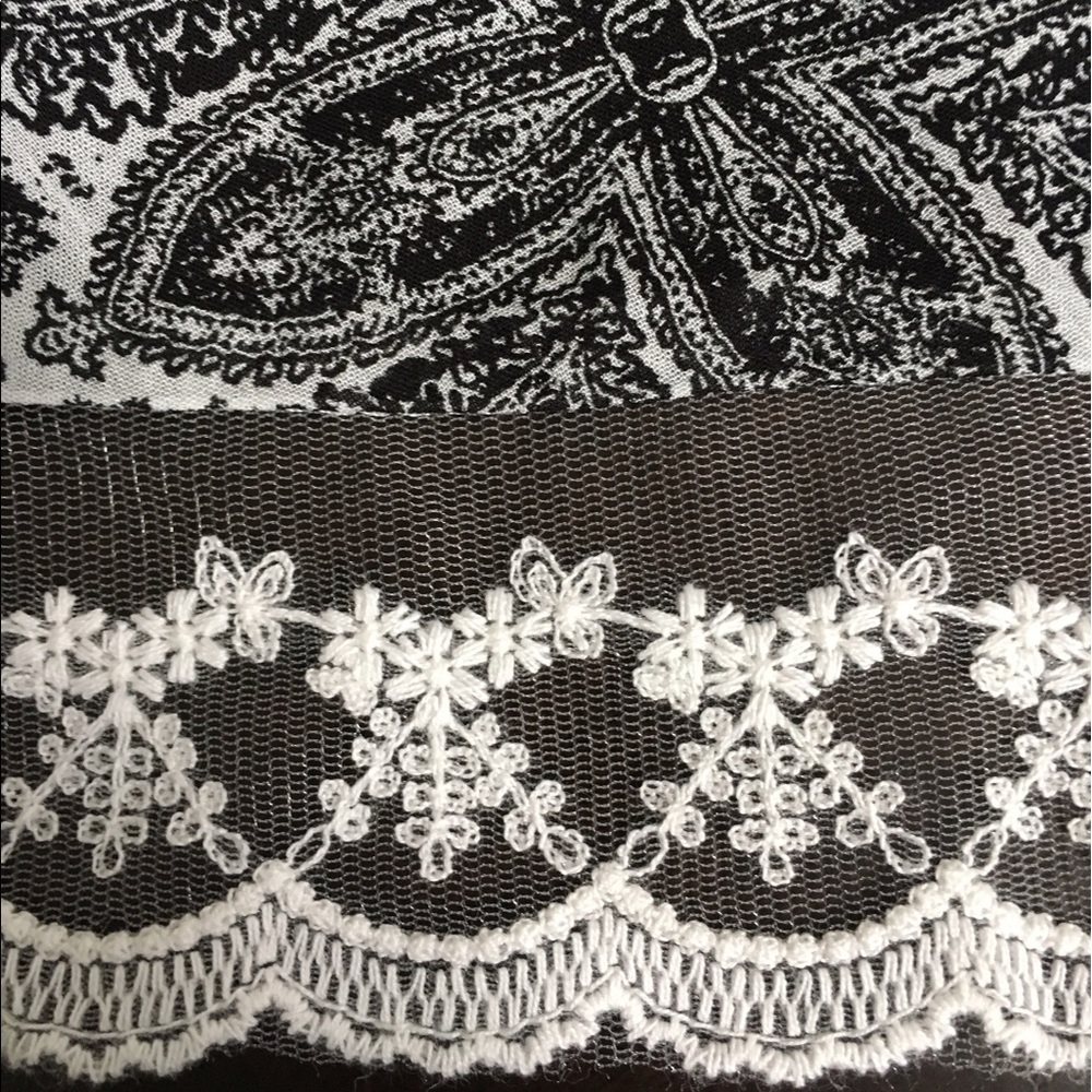 ❤️ Sale! ❤️ Sleeveless Vintage BOHO Top with Lace - Picture 4 of 4