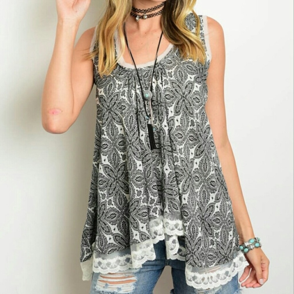 ❤️ Sale! ❤️ Sleeveless Vintage BOHO Top with Lace