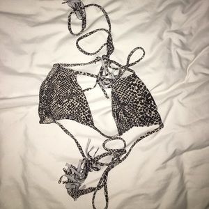 Acacia Swimwear top size Small
