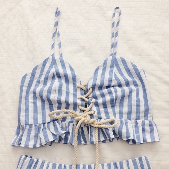 Striped Two Piece Set Crop Top Shorts - Picture 2 of 4