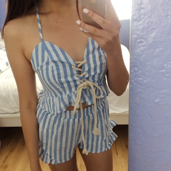 Striped Two Piece Set Crop Top Shorts - Picture 4 of 4
