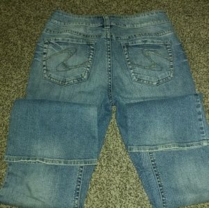 EUC 31x32 women's silver jeans Suki