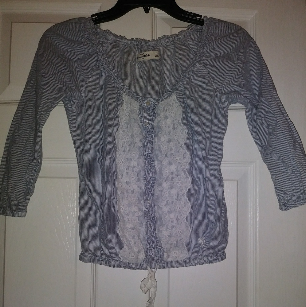 Kid's blue and white blouse