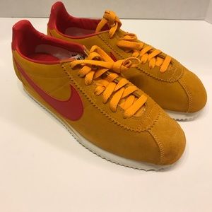 Nike Cortez Classic Wheat & Red 8.5 (New w/o Box)