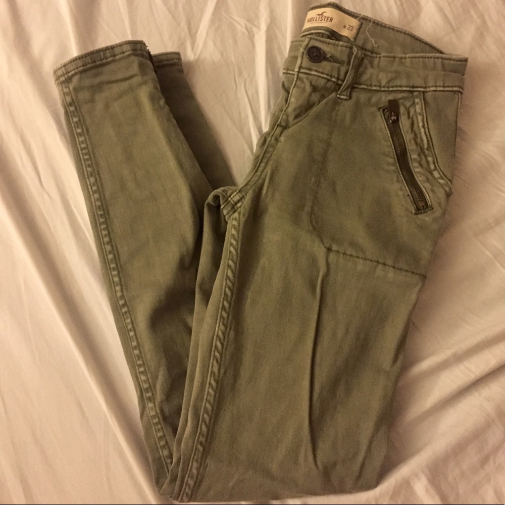 Skinny ankle jeans with zippers
