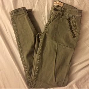 Skinny ankle jeans with zippers