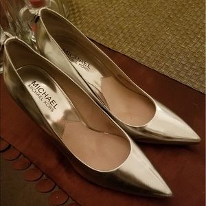 Michael Kors silver pumps