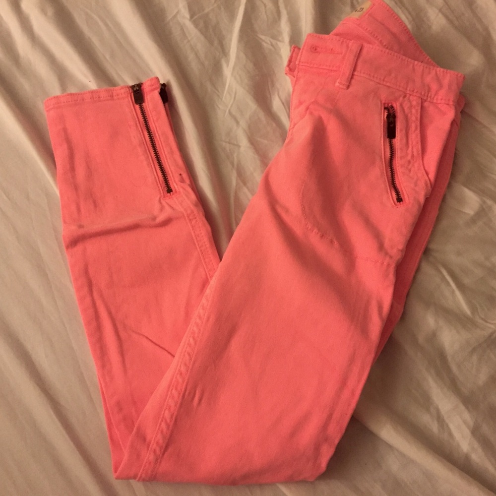 Skinny jeans with ankle zippers