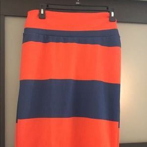 NWOT lularoe Cassie skirt