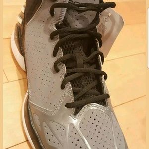 Adidas Derrick Rose 773 Basketball shoes brand new