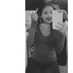 Meet your Posher, Kassandra