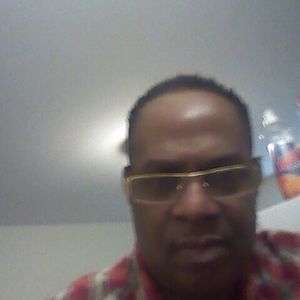 Meet your Posher, Dennis