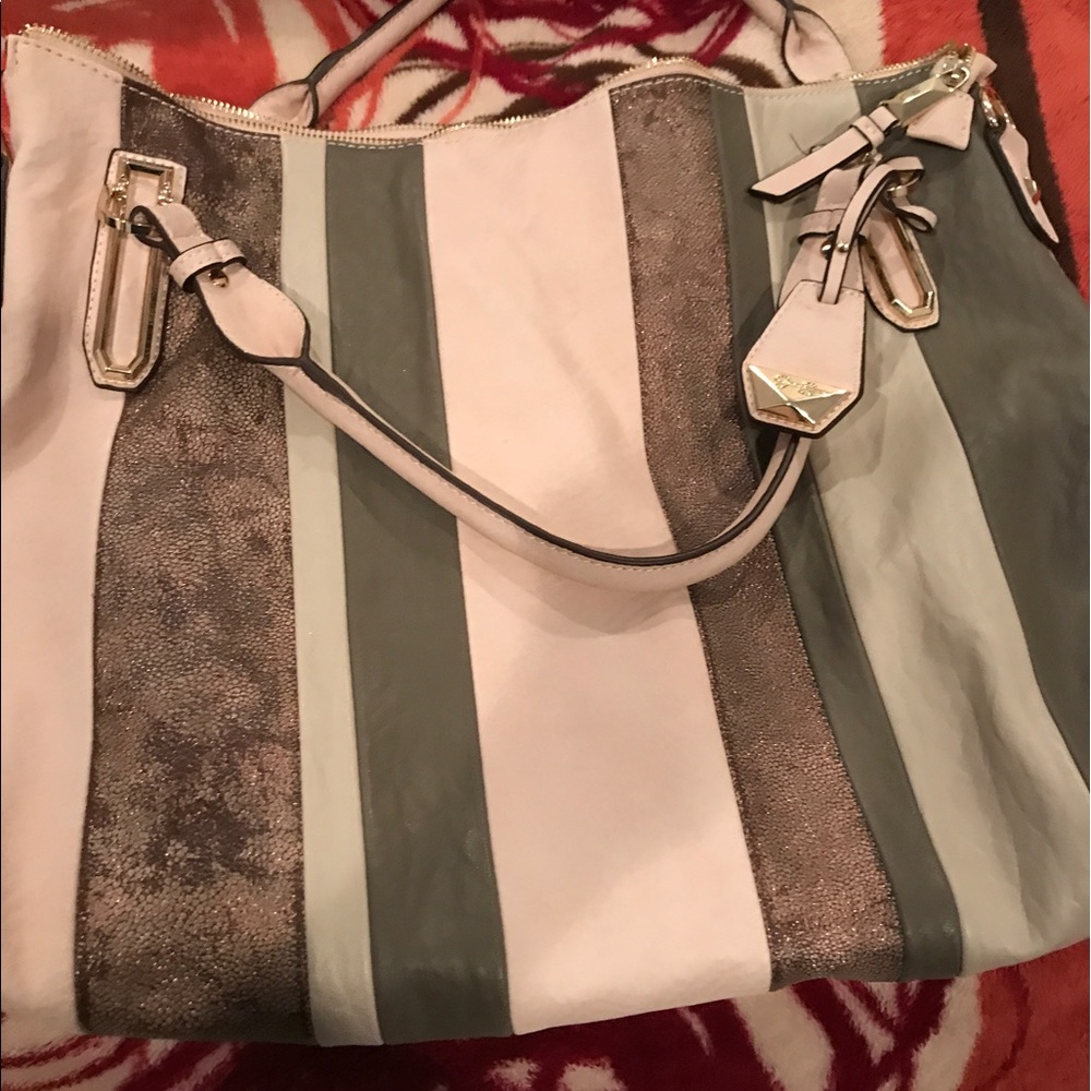 Jessica Simpson purse