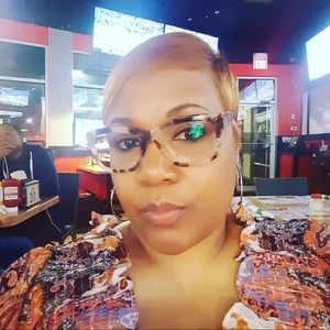 Meet your Posher, Teresa