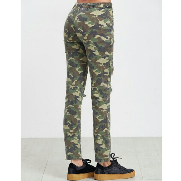 🌿CAMO JEAN PANT🌿 - Picture 2 of 8