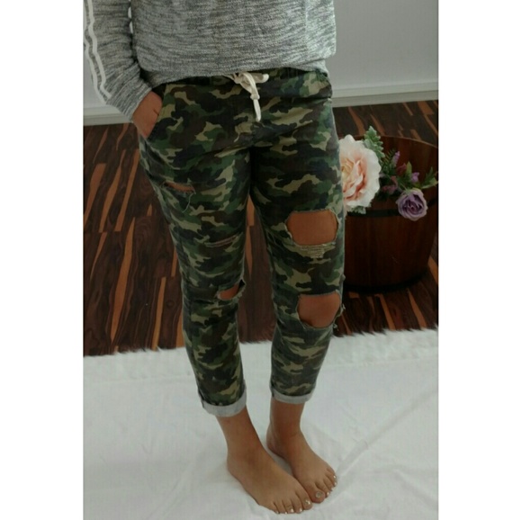 🌿CAMO JEAN PANT🌿 - Picture 4 of 8