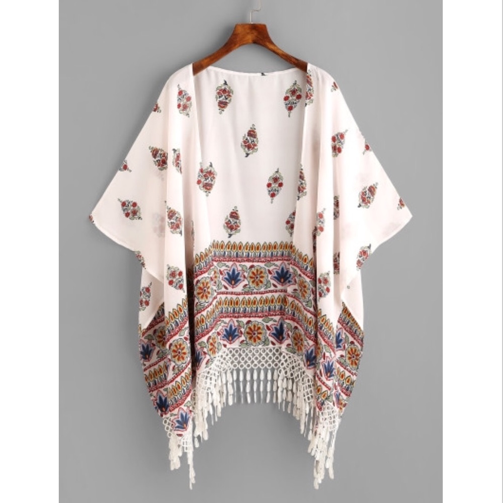 🌸Floral Print Tassle Kimono 🌸