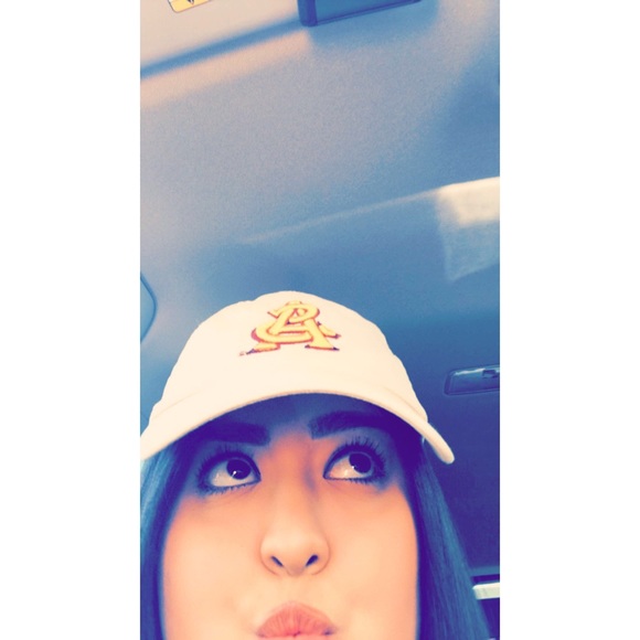 Meet your Posher, Christa - Picture 2 of 3