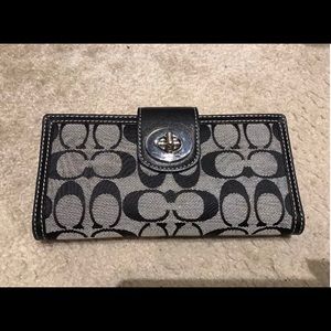 Coach Turnlock Wallet in Signature Canvas