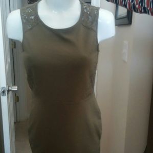 Flattering dress that accentuates your curves