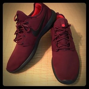 Men's Nike Roche Two - Size 11 *NEW*