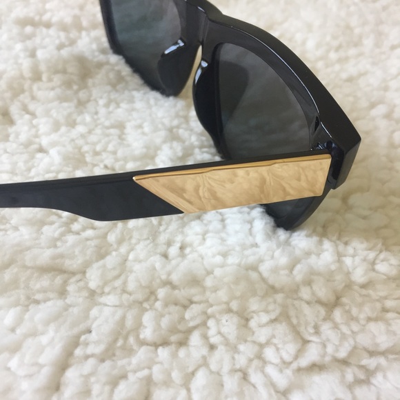 Rectangular cool mirrored sunnies 100UV protection - Picture 4 of 4