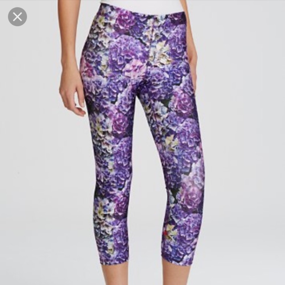 Terez Zara Terez Hydrangea Cropped Leggings